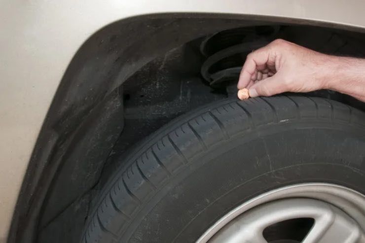 Battistrada triturato auto lista nera cambi pneumatici