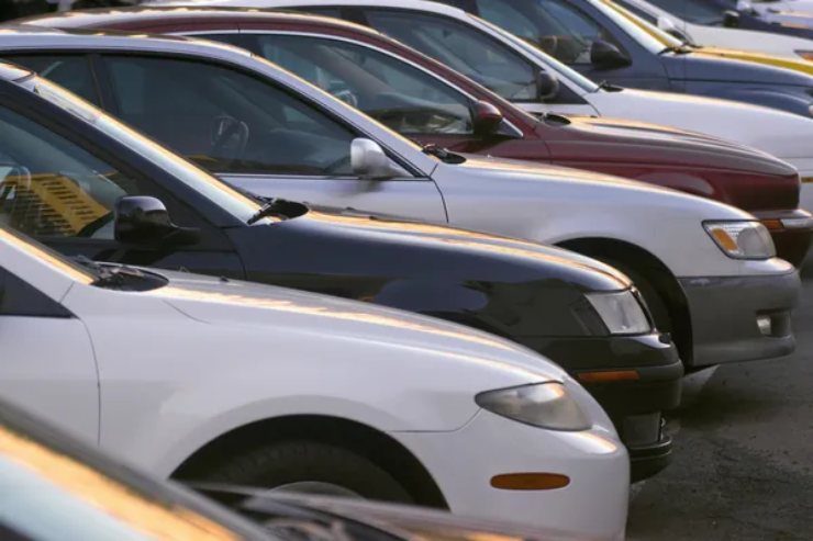 Deposito di auto usate