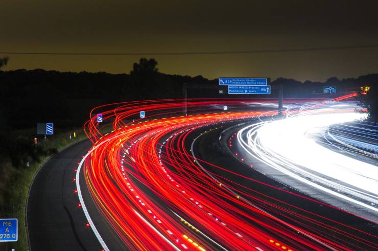 Traffico in autostrada (Pixabay foto) - www.vehiclecue.it