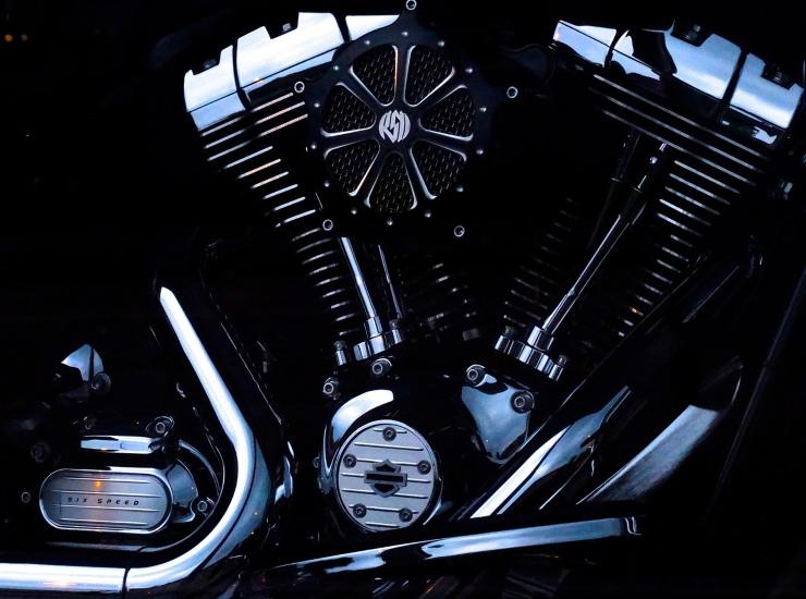 Illustrazione di un motore (Pixabay FOTO) - vehiclecue.it