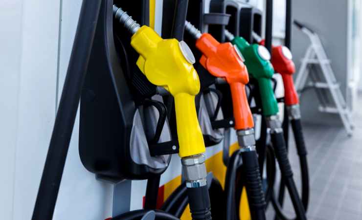 Pompa di benzina