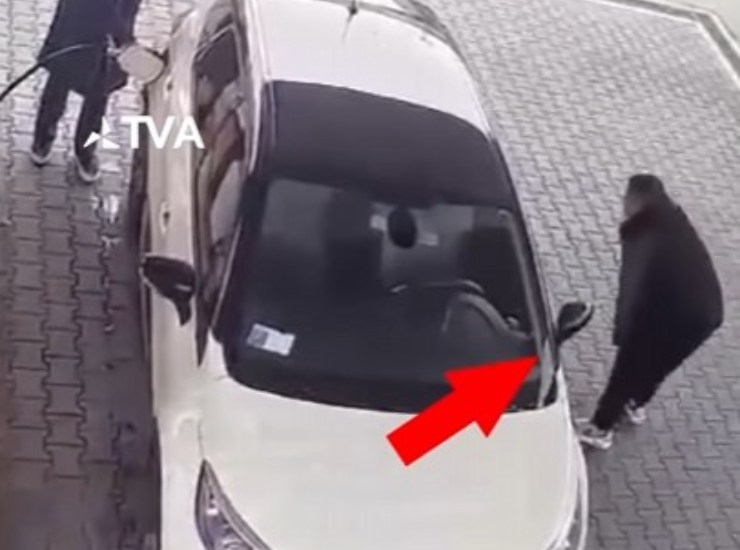Ripresa del furto (tva vicenza - instagram screenshot) - www.vehiclecue.it