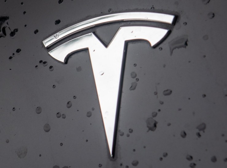 Logo Tesla (Pixabay foto) - www.vehiclecue.it