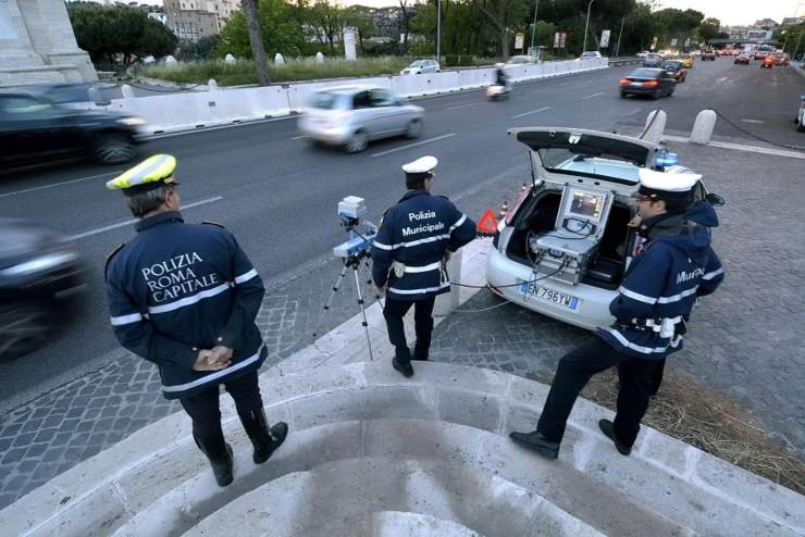 Agenti delle forze dell'ordine