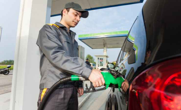 Benzina week end