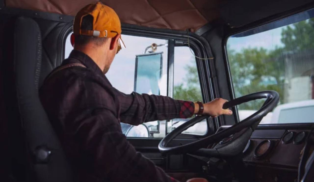 Camionista (Depositphotos foto) - www.vehiclecue.it