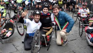 Alex Zanardi riprende con telefonino