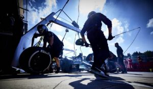 E-Gun: Mercedes ha provato la pistola cordless per i pit stop in F1