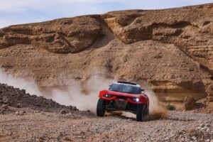 Stage 6: rimonta e vittoria di Terranova con le auto, per le moto spicca Sanders