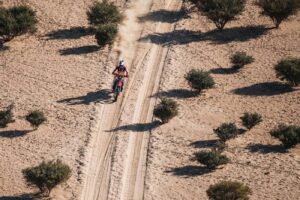 Al-Attiyah e Sunderland conquistano la Dakar 2022, muore un meccanico di 20 anni in un incidente nell'ultimo trasferimento