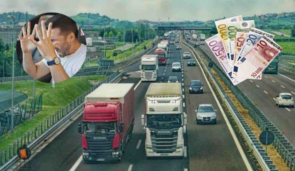 Autostrada e multa (Pixabay foto) - www.vehiclecue.it