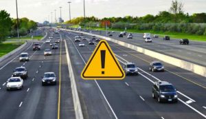 Autostrada e pericoli (Depositphotos foto) - www.vehiclecue.it