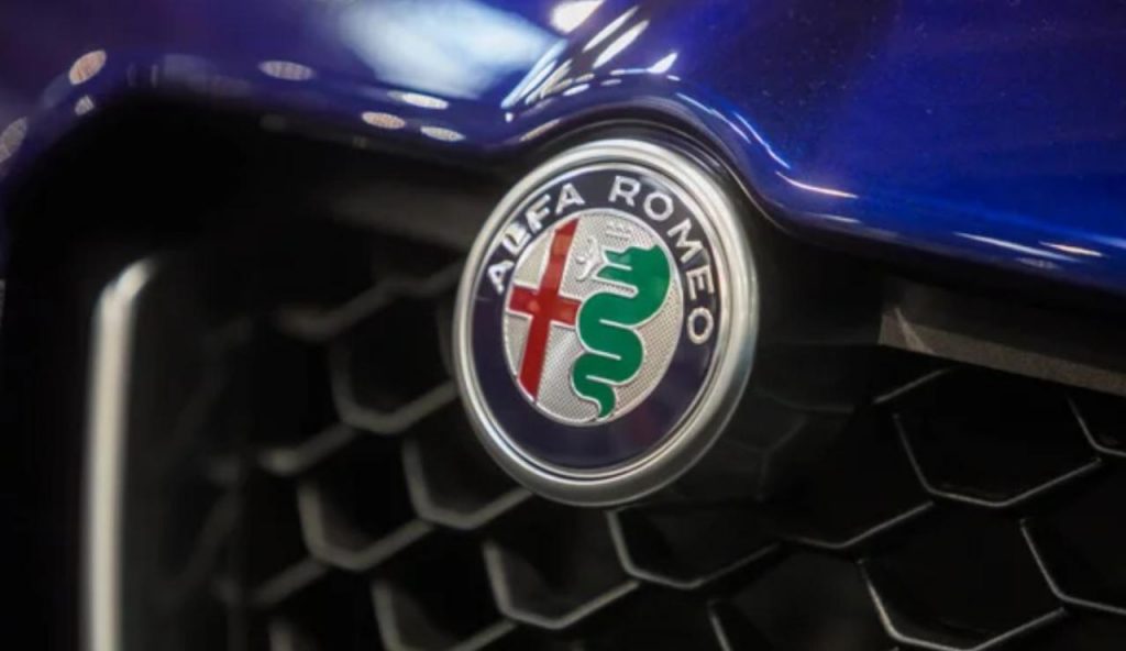 Logo Alfa Romeo (Depositphotos foto) - www.vehiclecue.it