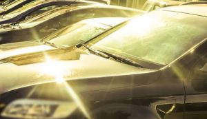 Auto al sole (Depositphotos foto) - www.vehiclecue.it