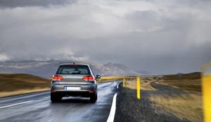 Automobile su strada