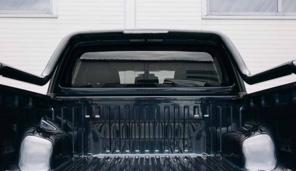 Illustrazione di un pickup (Canva FOTO) - vehiclecue.it