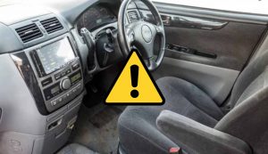 Abitacolo di un'auto usata (Depositphotos foto) - www.vehiclecue.it