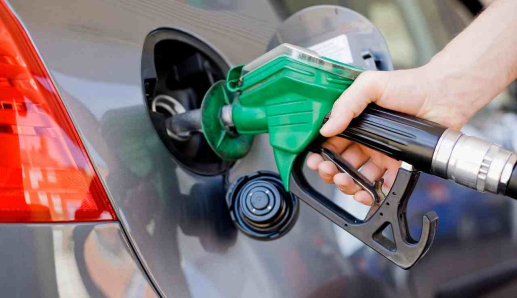Benzina costo