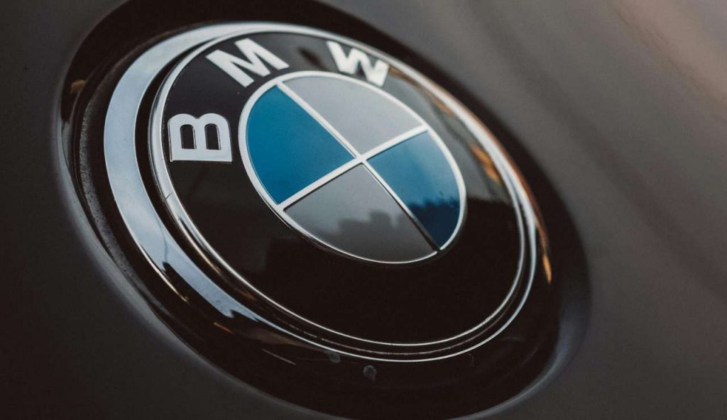 Illustrazione del logo della BMW (Pexels FOTO) - vehiclecue.it
