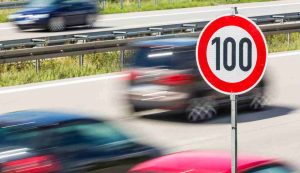 Limite di velocità auto