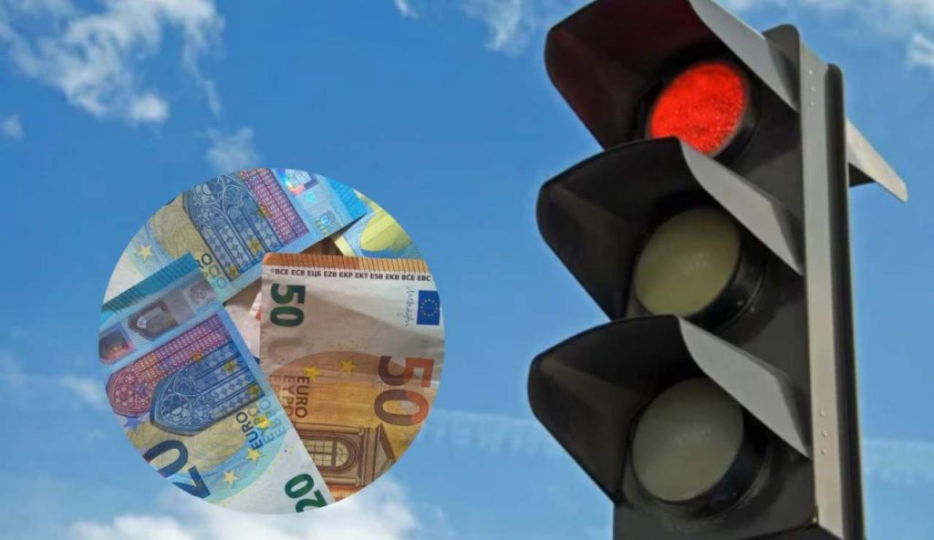 Semaforo rosso e multa