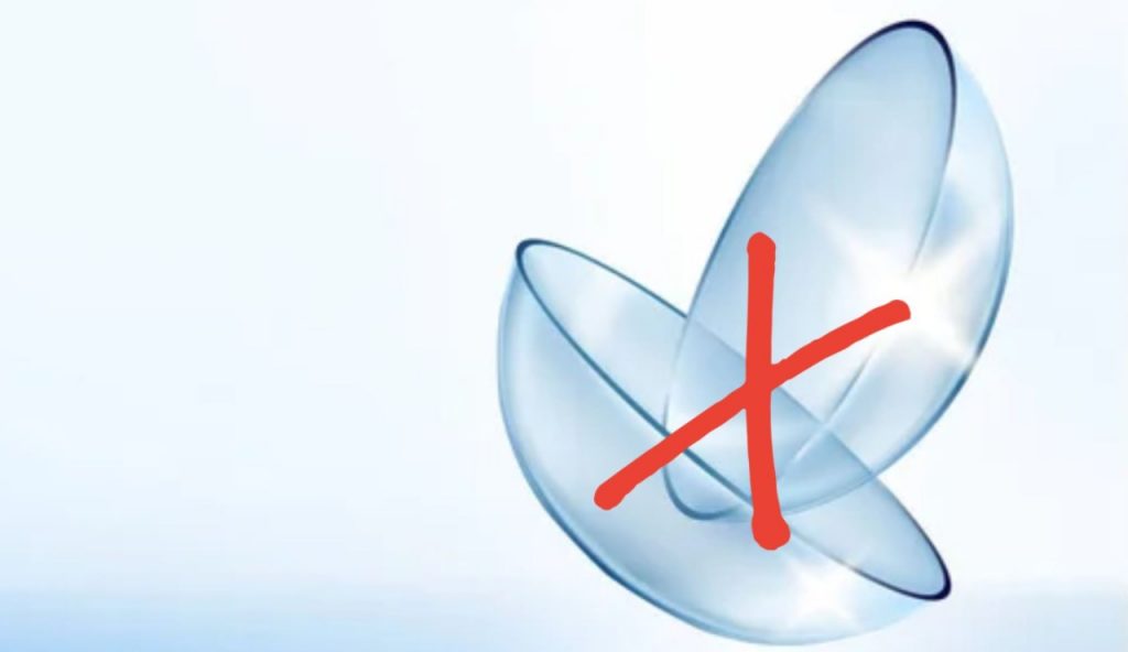 Stop all'uso delle lenti a contatto