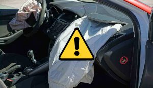 Airbag in un crash test (Pixabay foto) - www.vehiclecue.it