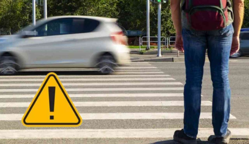 Attraversamento pedonale (Depositphotos foto) - www.vehiclecue.it