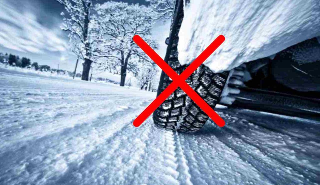 Gomme invernali da evitare (Depositphotos foto) - www.vehiclecue.it
