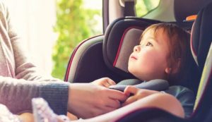 Seggiolino anti abbandono (Depositphotos foto) - www.vehiclecue.it