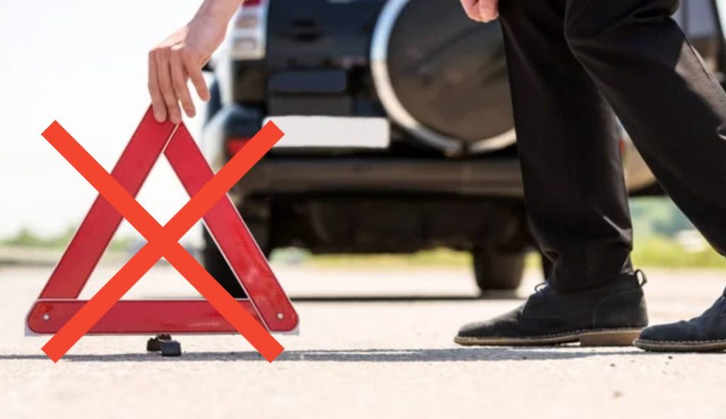 Triangolo addio (Depositphotos foto) - www.vehiclecue.it